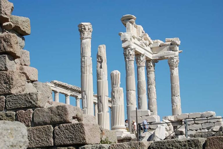 PERGAMUM TOURS